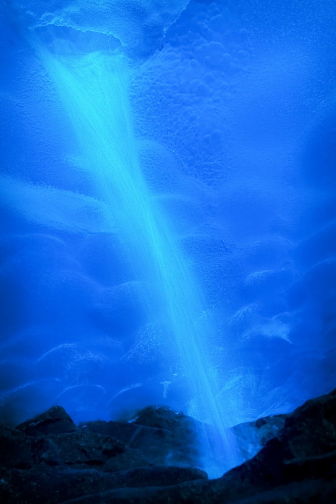Posterazzi Waterfall In Ice Cave Canvas Art - Richard Wear Design Pics (22 x 34)