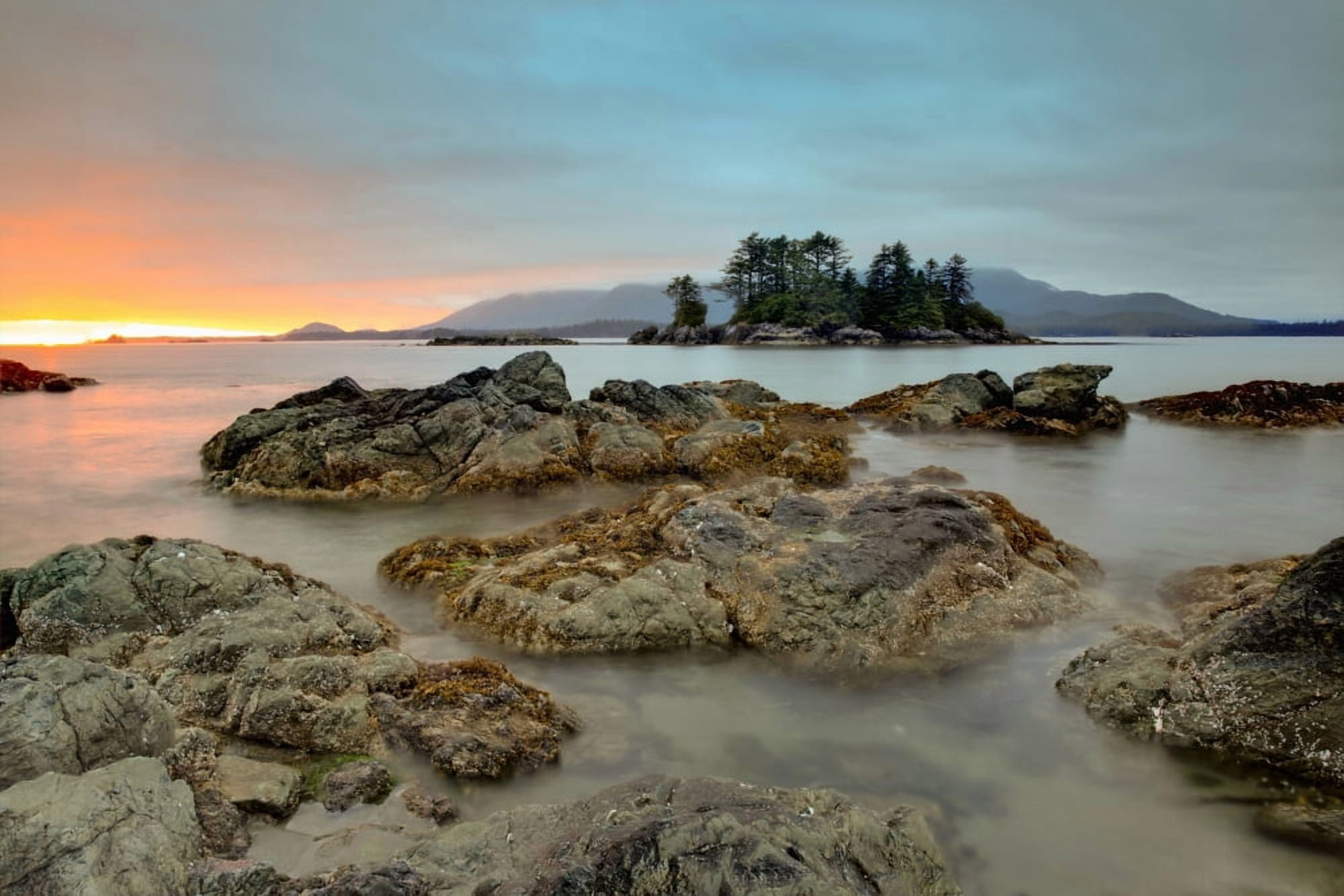 Posterazzi Whaler Islet With View Towards Flores Island Vancouver Island British Columbia Canada Canvas Art - Ron Watts Design Pics (36 x 24)