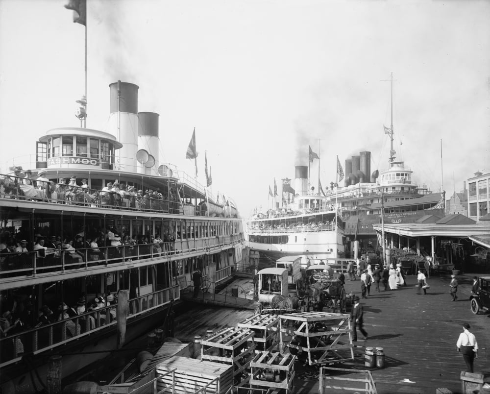 Posterazzi White Star Line Dock Detroit Michigan Canvas Art - George G Bain (24 x 36)