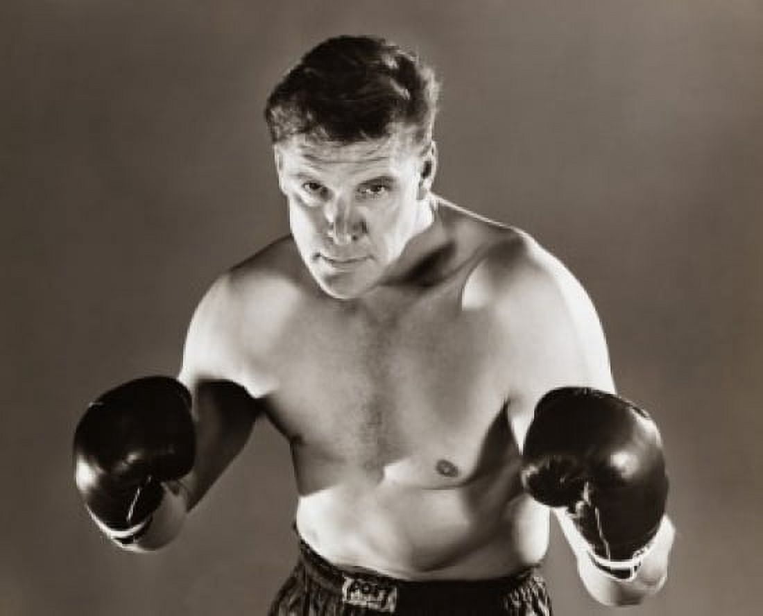 Posterazzi Young adult man in a fighting stance Canvas Art - (24 x 36)