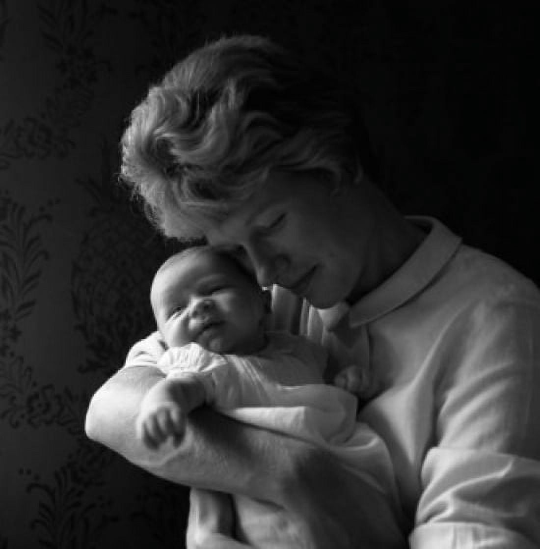 Posterazzi Young woman hugging newborn baby Canvas Art -  (24 x 36)