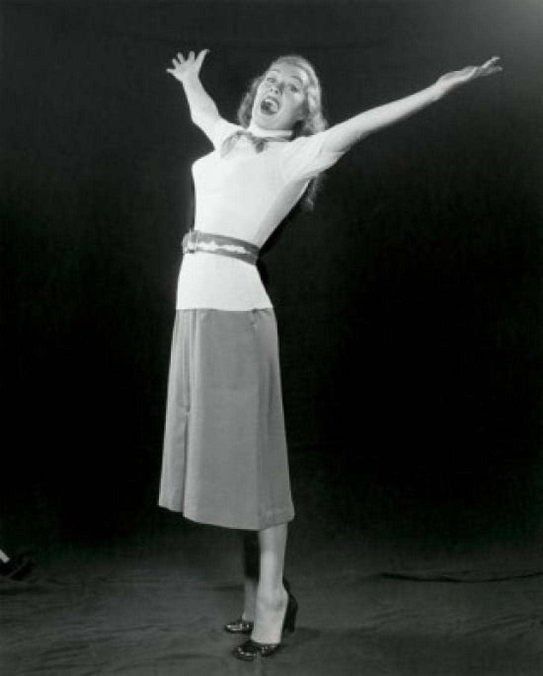 Posterazzi Young woman stretching her arms Canvas Art -  (24 x 36)