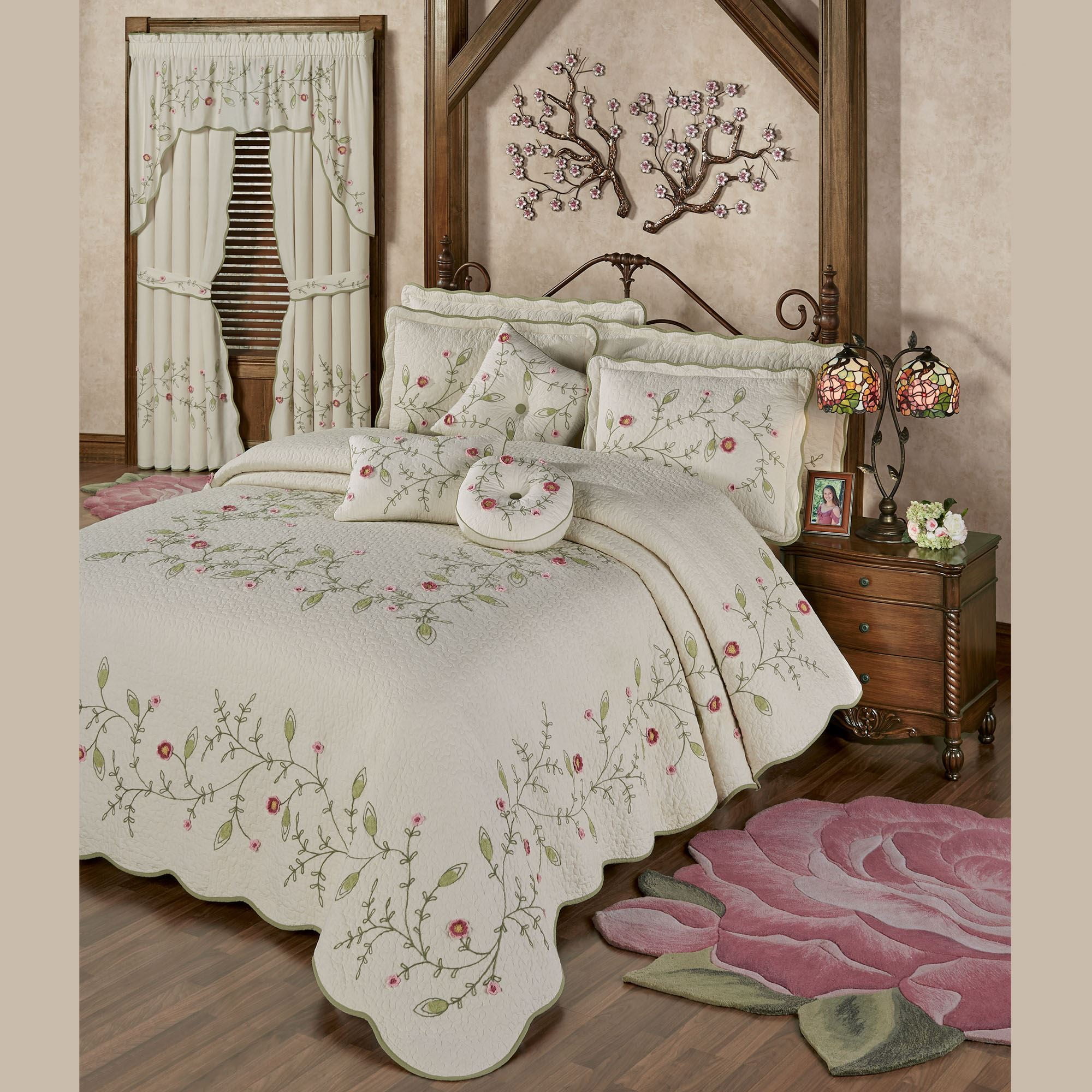 Posy Floral Crochet Natural Cotton Oversized Quilted Grande Bedspread Queen