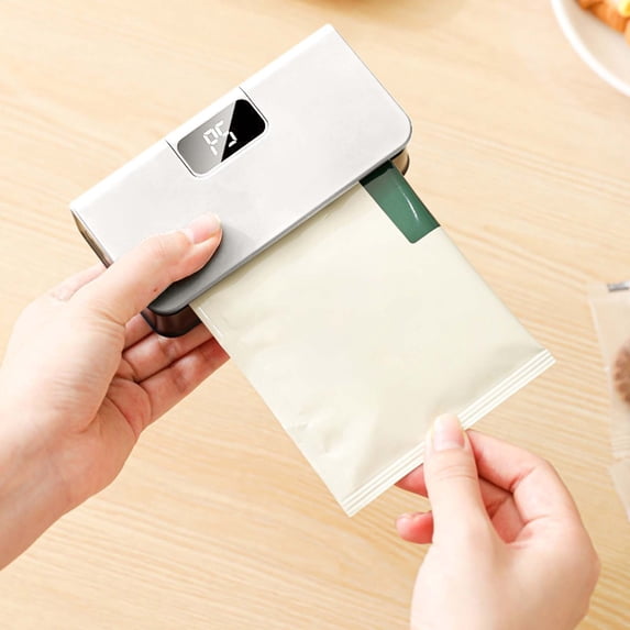 WWG Portable USB Rechargeable Food Sealer 4.9x2.5x1.6 Inch Mini Bag Sealing Machine with 6 Speed Settings Type-C Charging for Snack Preservation Home Travel
