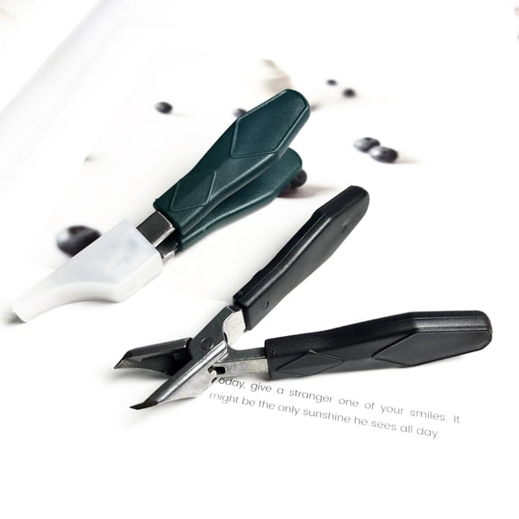 Practical Angled Nail Clippers, Slanted Curved Blade Toe Nail Clippers for Ingrown Toenails & Fingernail, Stainless Steel Toenail Clippers Cutter, Angled Nail Clippers for Seniors, Men, Women