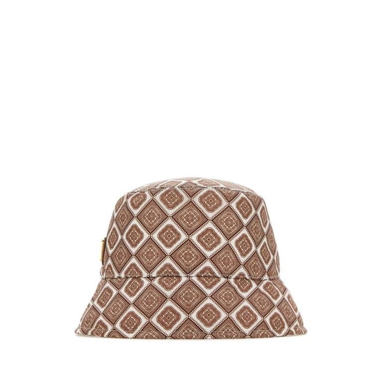 Prada hat outlet woman