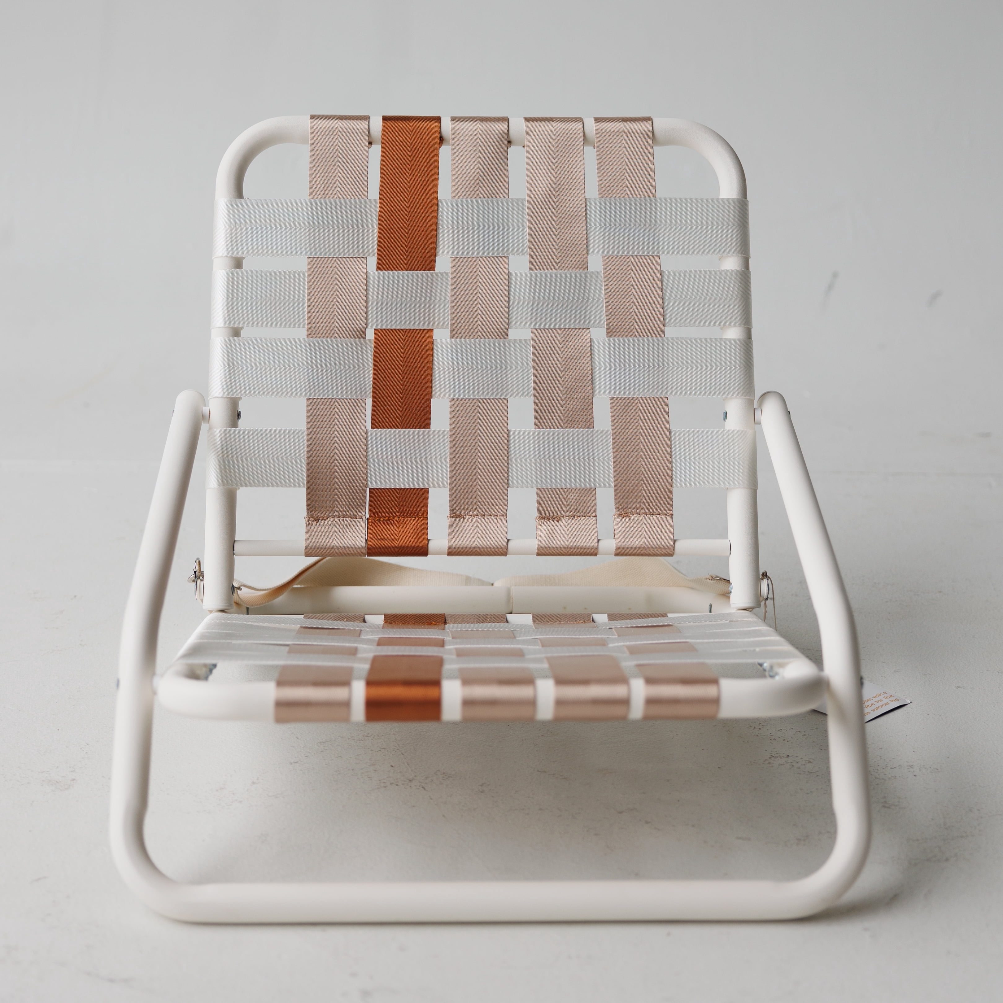 The Praia Beach Chair- an extremely lightweight and durable beach chair, foldable, easy to use, easy to carry, retro, lawn chair, beach chair, low profile, comfortable, minimalistic