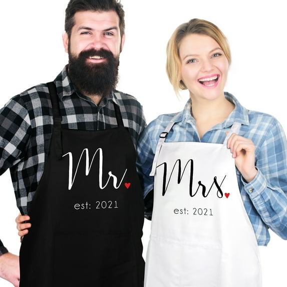 Prazoli His and Her Aprons Mr Mrs Established 2021 Couples Engagement Gifts, Cute Anniversary and Bridal Shower Gift, Black & White Apron Set of 2