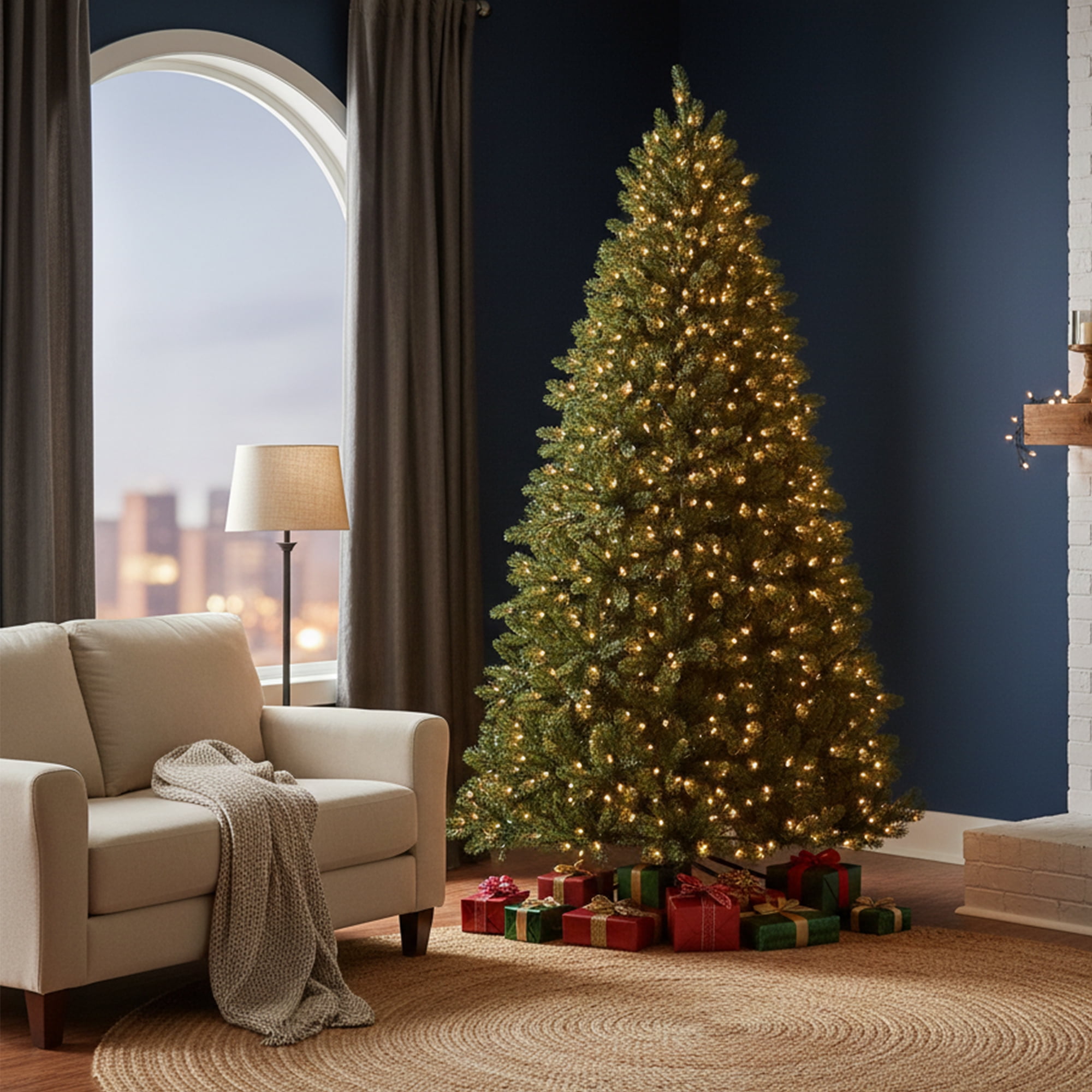 Pre-Lit Savannah Spruce Medium Artificial Christmas Tree - 7.5' - Clear Lights