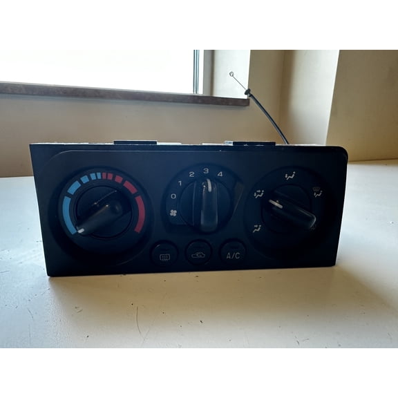 Pre-Owned 04 2004 Subaru Legacy Temperature Control Unit OEM (Good)