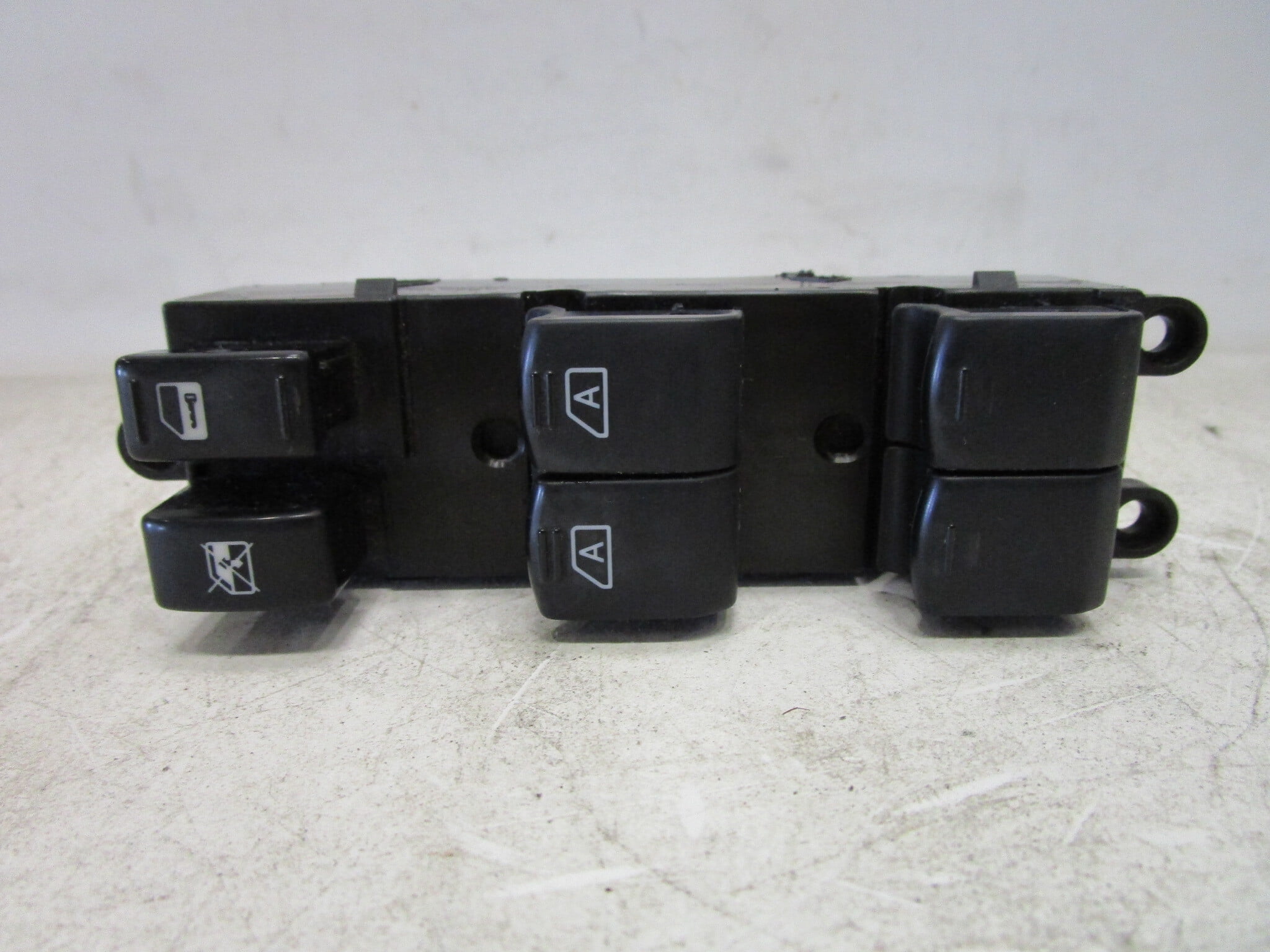 Pre-Owned 04 Nissan Maxima Left Master Power Window Switch OEM LKQ (Good)