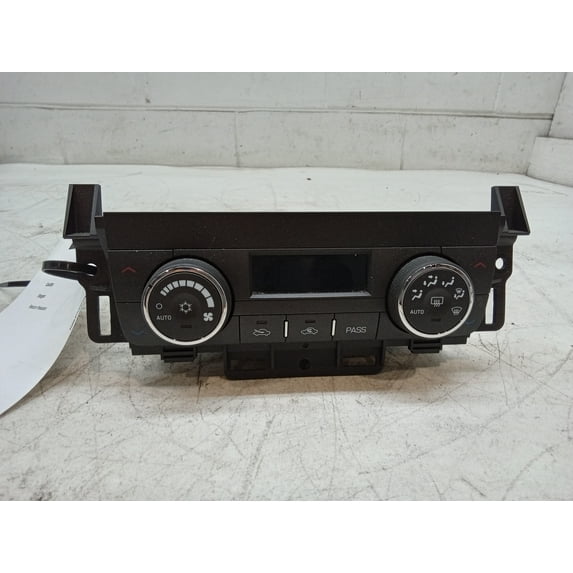 Pre-Owned 06 Buick Lucerne Temperature Control OEM - Verify Specific Vehicle Fitment In Description - (Good)