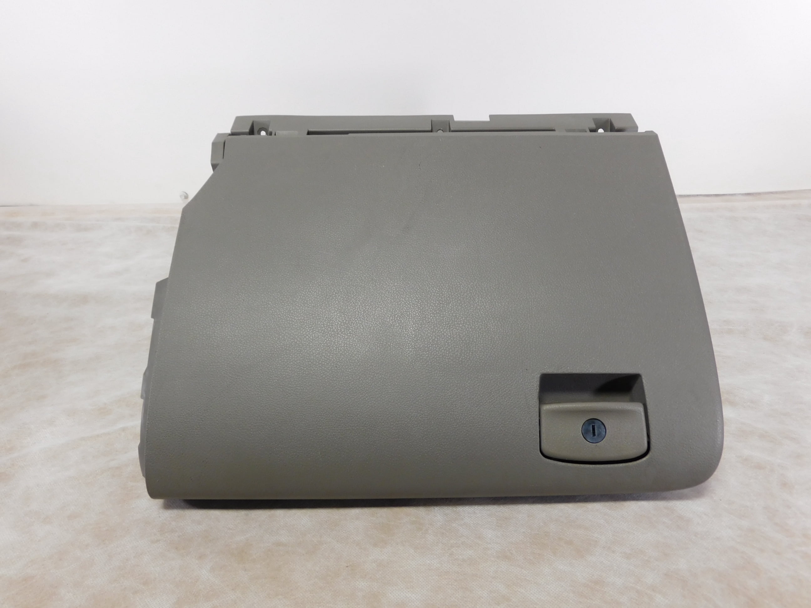 Pre-Owned 07 08 09 10 Nissan Altima Grey Glove Box OEM LKQ - Verify Specific Vehicle Fitment In Description - (Good)