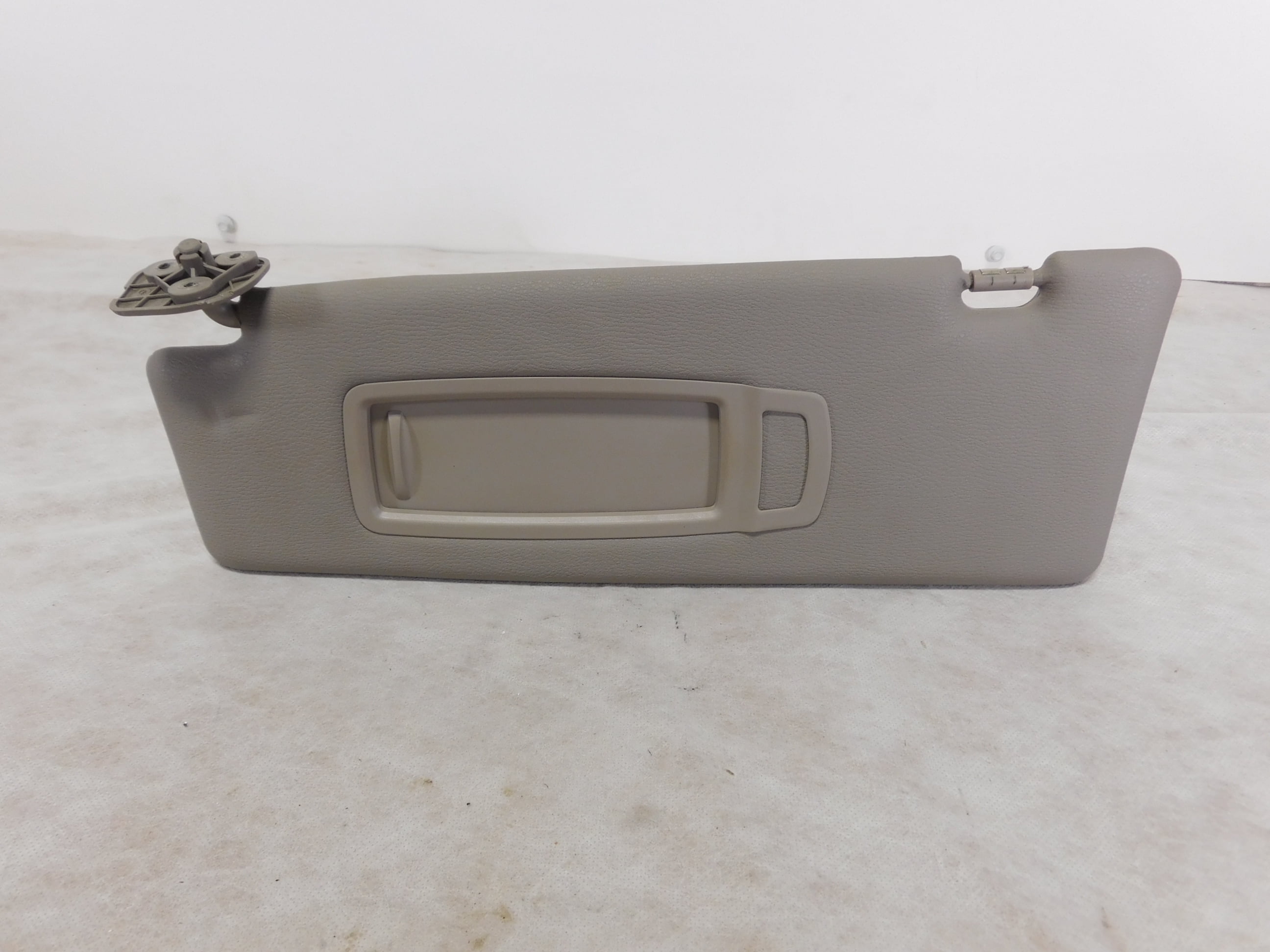 Pre-Owned 07 08 09 11 12 13 BMW X5 Right Passenger Grey Sun Visor OEM LKQ (Good)