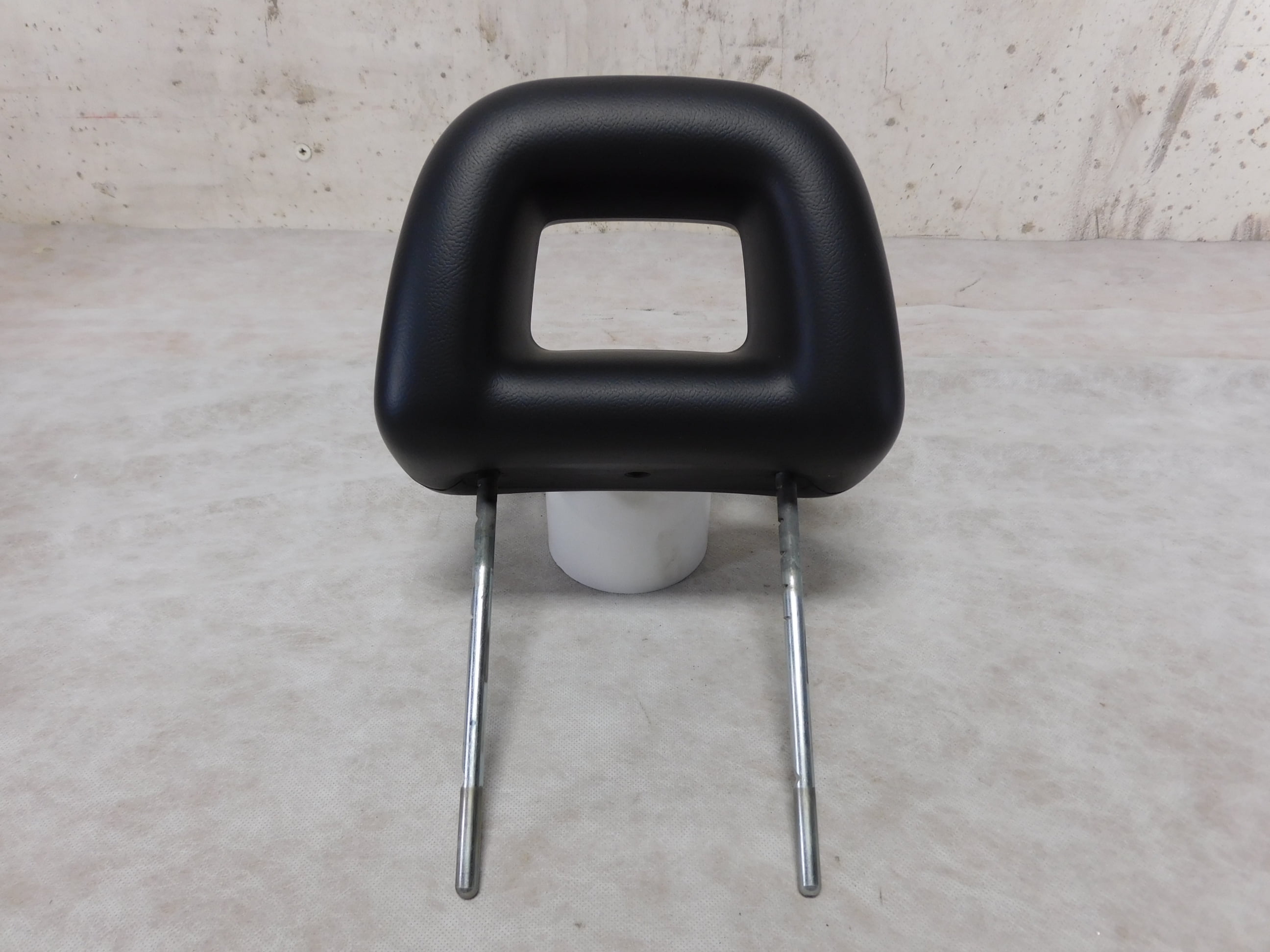 Pre-Owned 07-10 Jeep Compass Front Driver or Passenger Black Headrest OEM LKQ (Good)