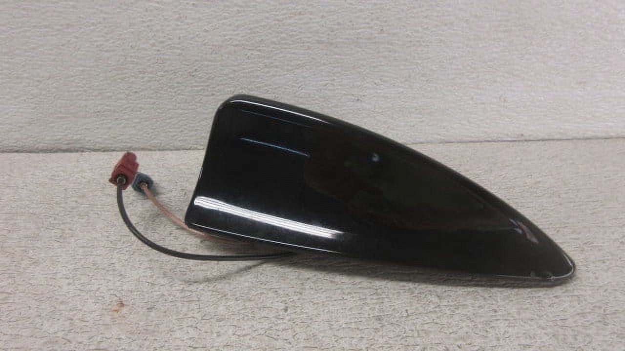Pre-Owned 07 2007 BMW 530 Roof Fin Antenna 6953211-03 OEM LKQ (Good)
