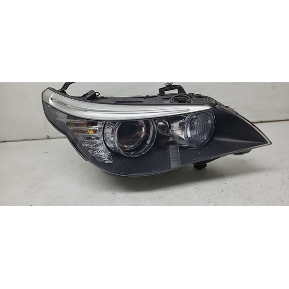 Pre-Owned 08 2008 BMW 528 Passenger RH Head Light Lamp OEM (Good)