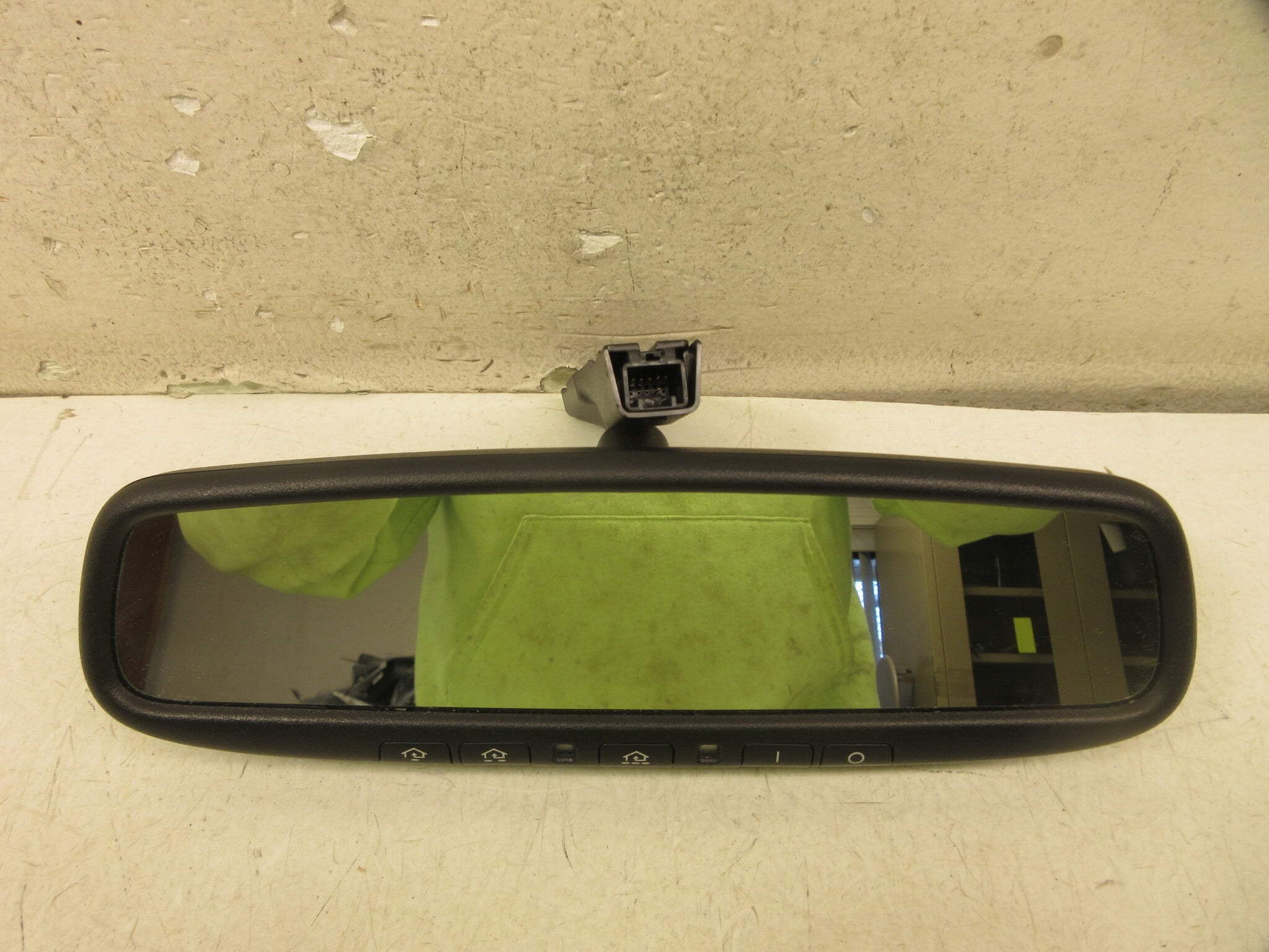Pre-Owned 10-19 Kia Sportage Interior Rear View Mirror W/ Garage Door Opener OEM LKQ - Verify Specific Vehicle Fitment In Description - (Good)