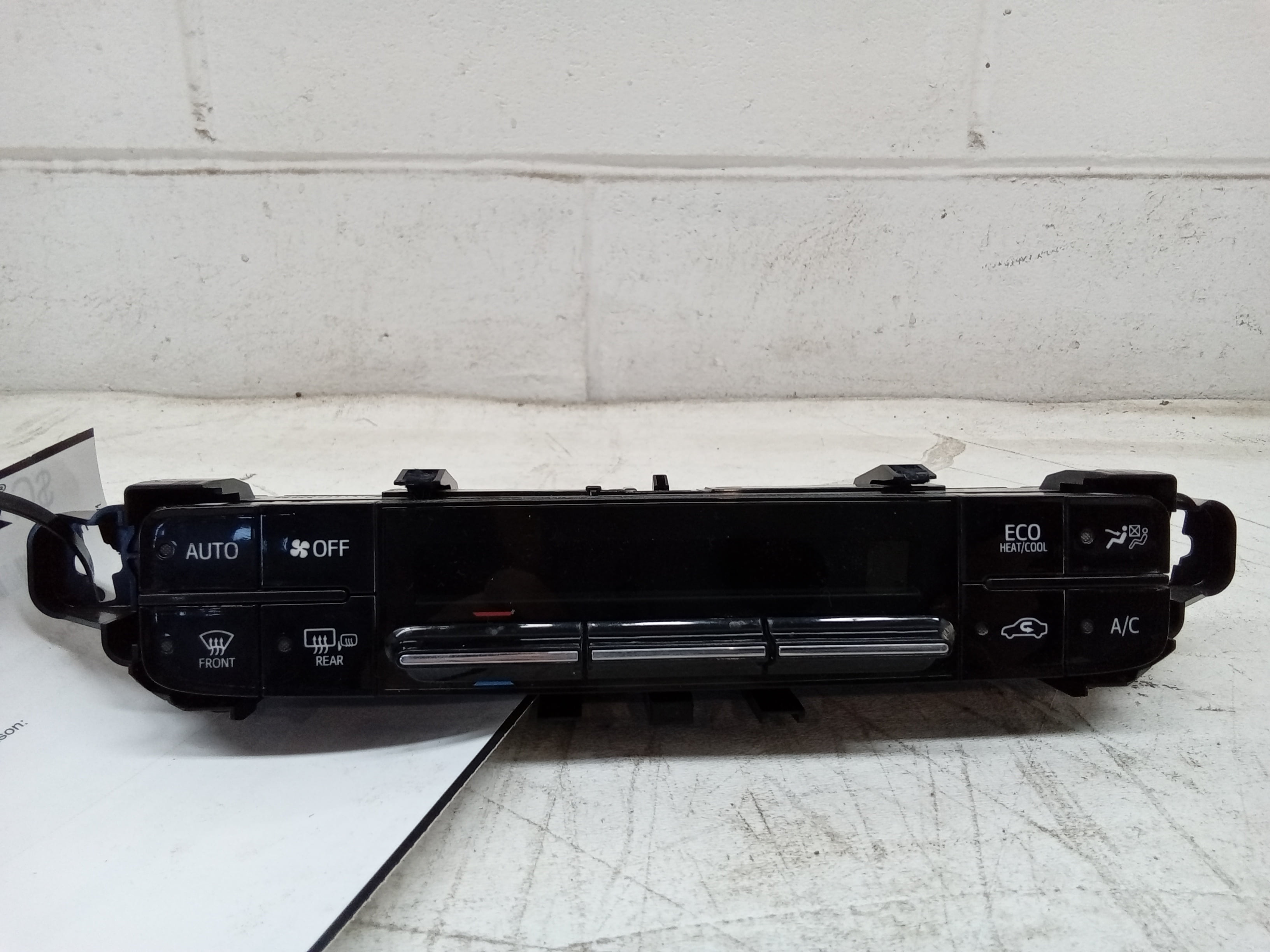 Pre-Owned 10 Toyota Prius Temperature Control Unit OEM - Verify Specific Vehicle Fitment In Description - (Good)