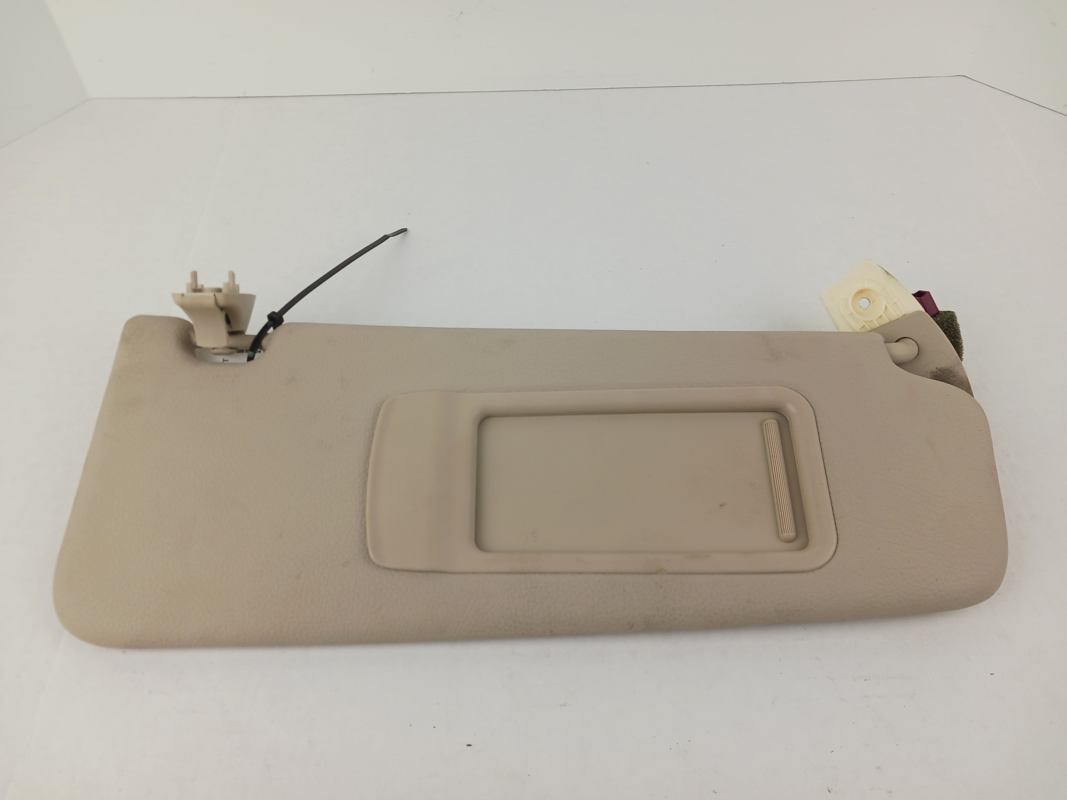 Pre-Owned 11 12 13 14 15 16 BMW 528i RH Right Passenger Side Sun Visor OEM (Good)