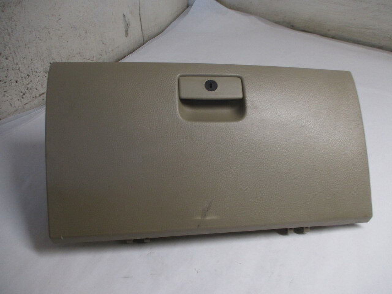 Pre-Owned 11 12 13 Kia Sorento Beige Tan Glovebox Glove Box Assembly OEM LKQ (Good)