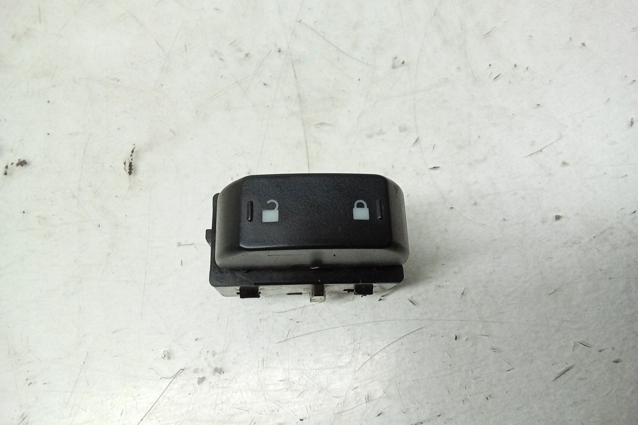 Pre-Owned 11 2011 Ford F350 Drivers LH Door Lock Switch OEM (Good)