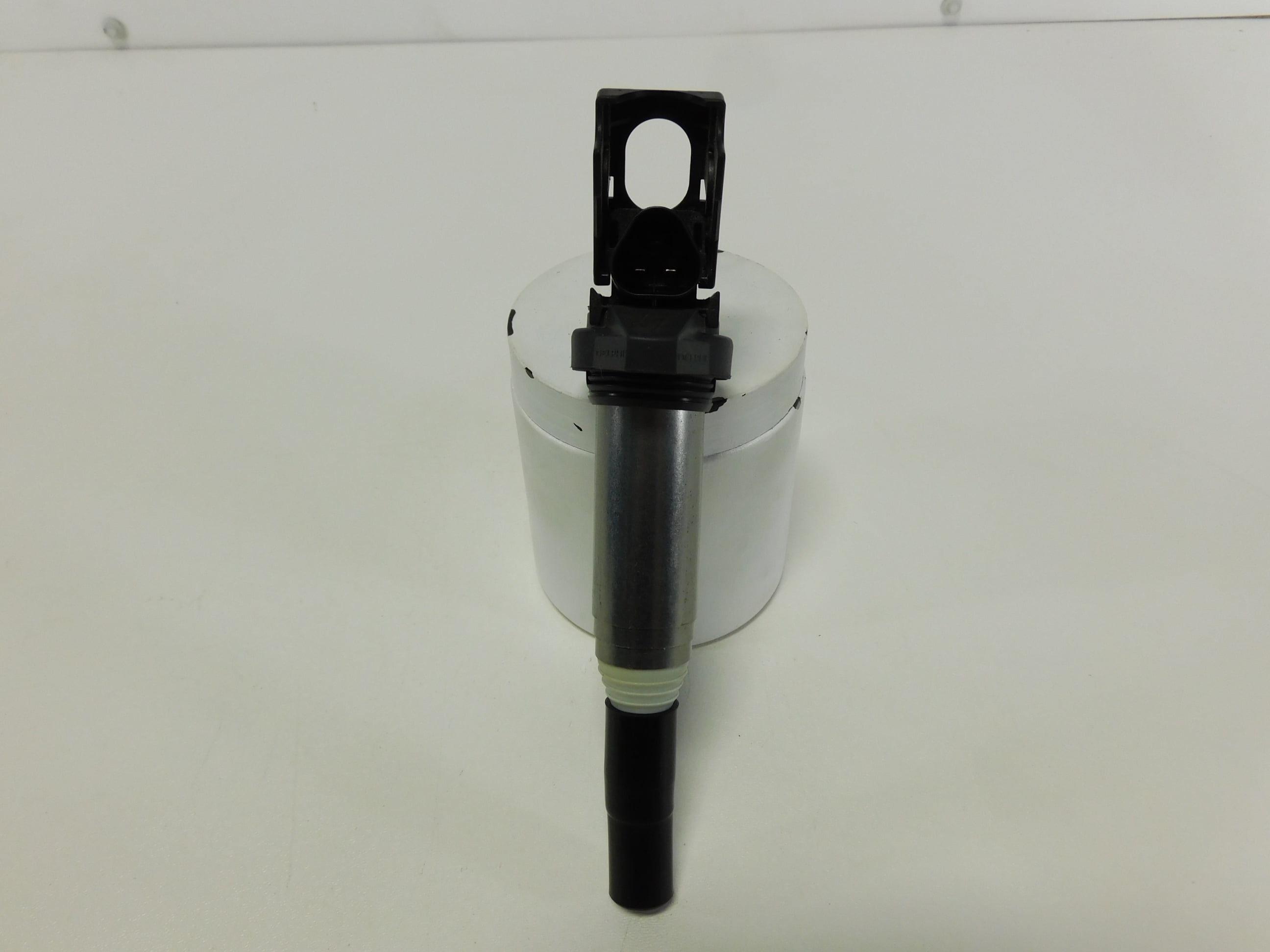 Pre-Owned 12 13 14 15 16 17 18 BMW 320i Ignition Coil OEM LKQ (Good)