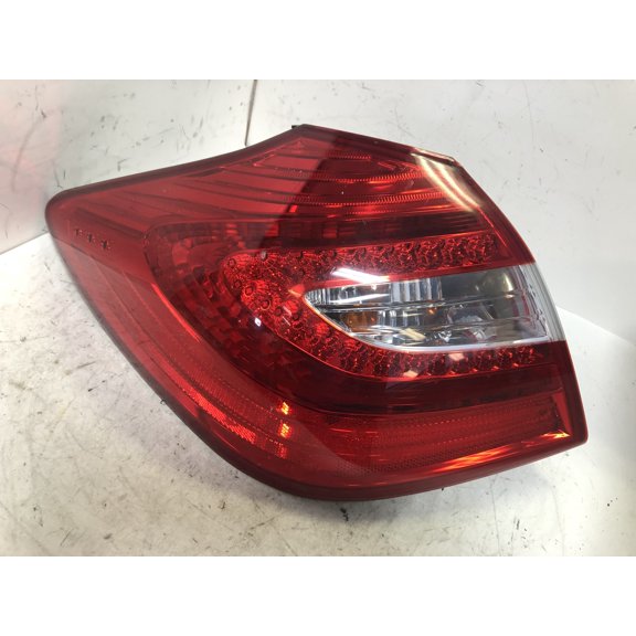 Pre-Owned 12-14 Hyundai Genesis LH Driver Tail Light Lamp Quarter Panel Mounted OEM LKQ (Good)