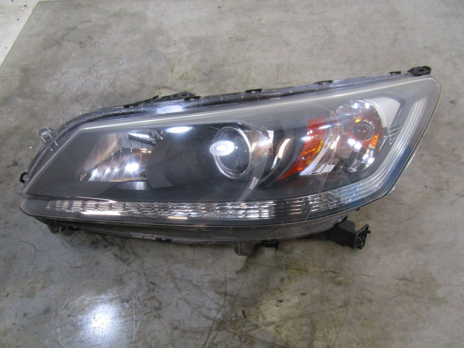 Pre-Owned 13 14 15 2013-2015 Honda Accord LH Driver Halogen Head Light Lamp OEM (Good)