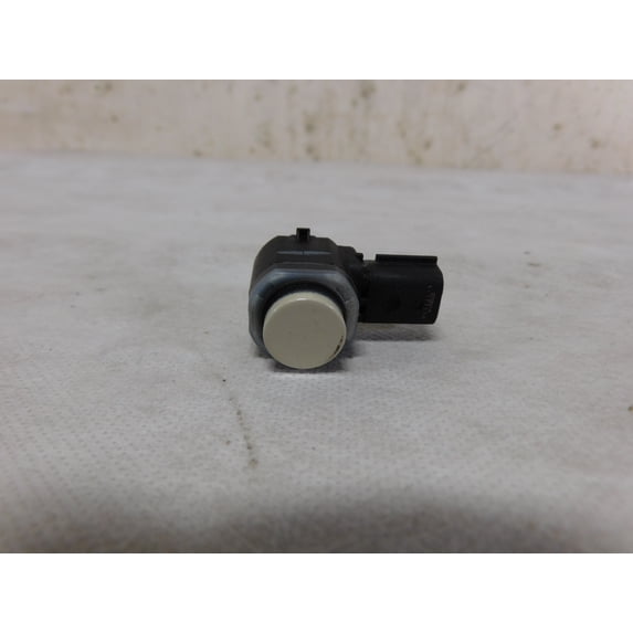Pre-Owned 13-16 Lincoln MKZ Front or Rear Parking Assist Sensor OEM LKQ (Good)