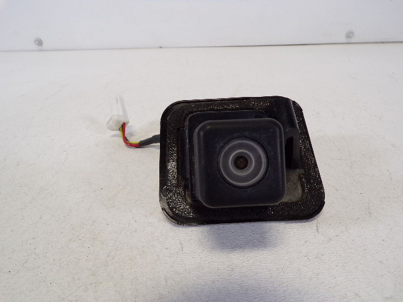Pre-Owned 13-19 Nissan Versa Rear View Backup Camera OEM LKQ - Verify Specific Vehicle Fitment In Description - (Good)