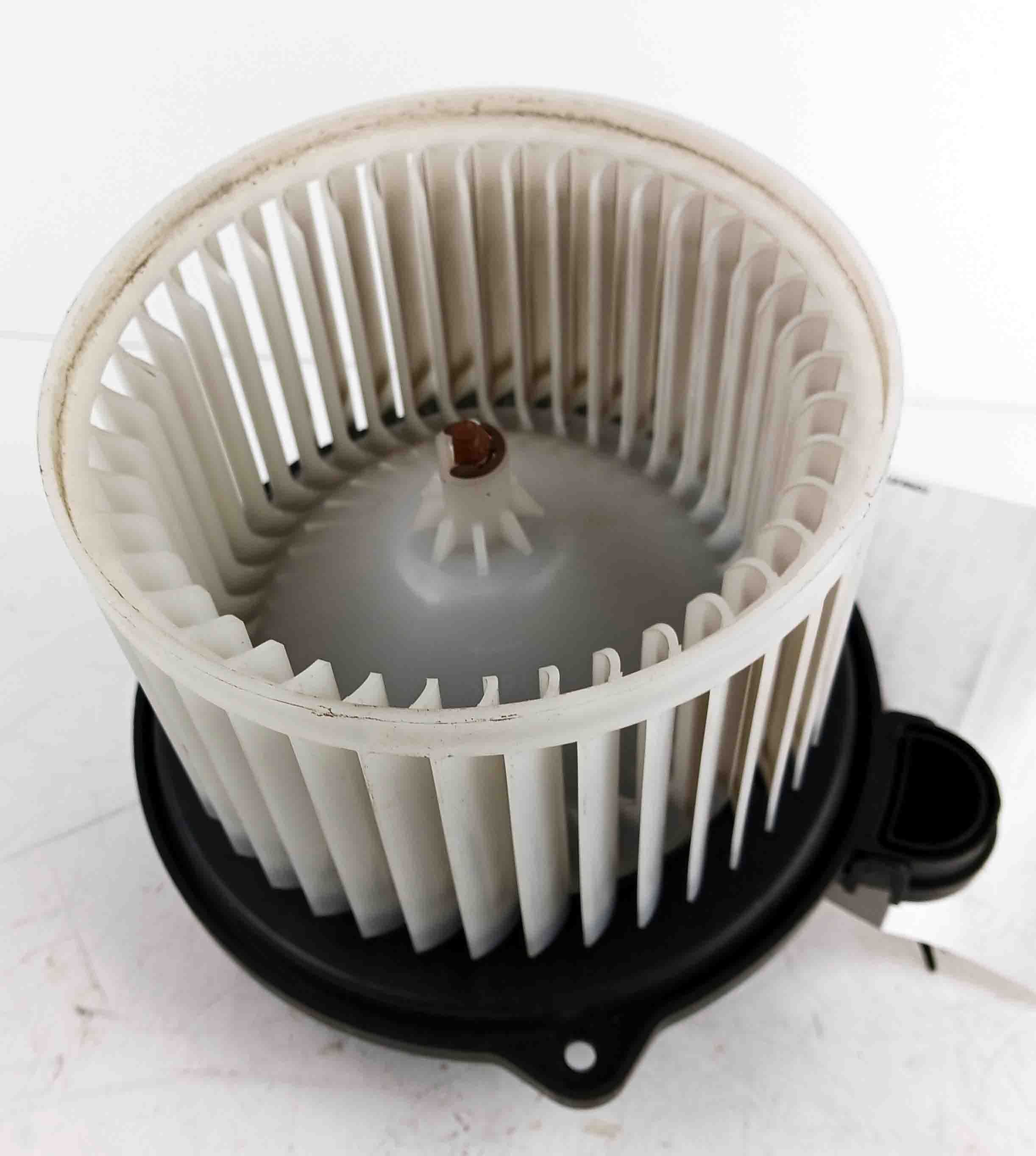 Pre-Owned 14 15 16 17 18 19 Kia Soul Blower Motor Fan Assembly OEM (Good)