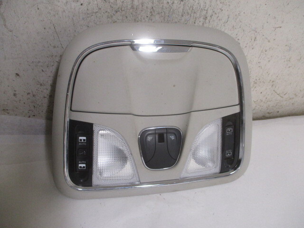 Pre-Owned 14 15 16 17 18 Jeep Cherokee Overhead Roof Console w/Sunroof OEM LKQ - Verify Specific Vehicle Fitment In Description - (Good)