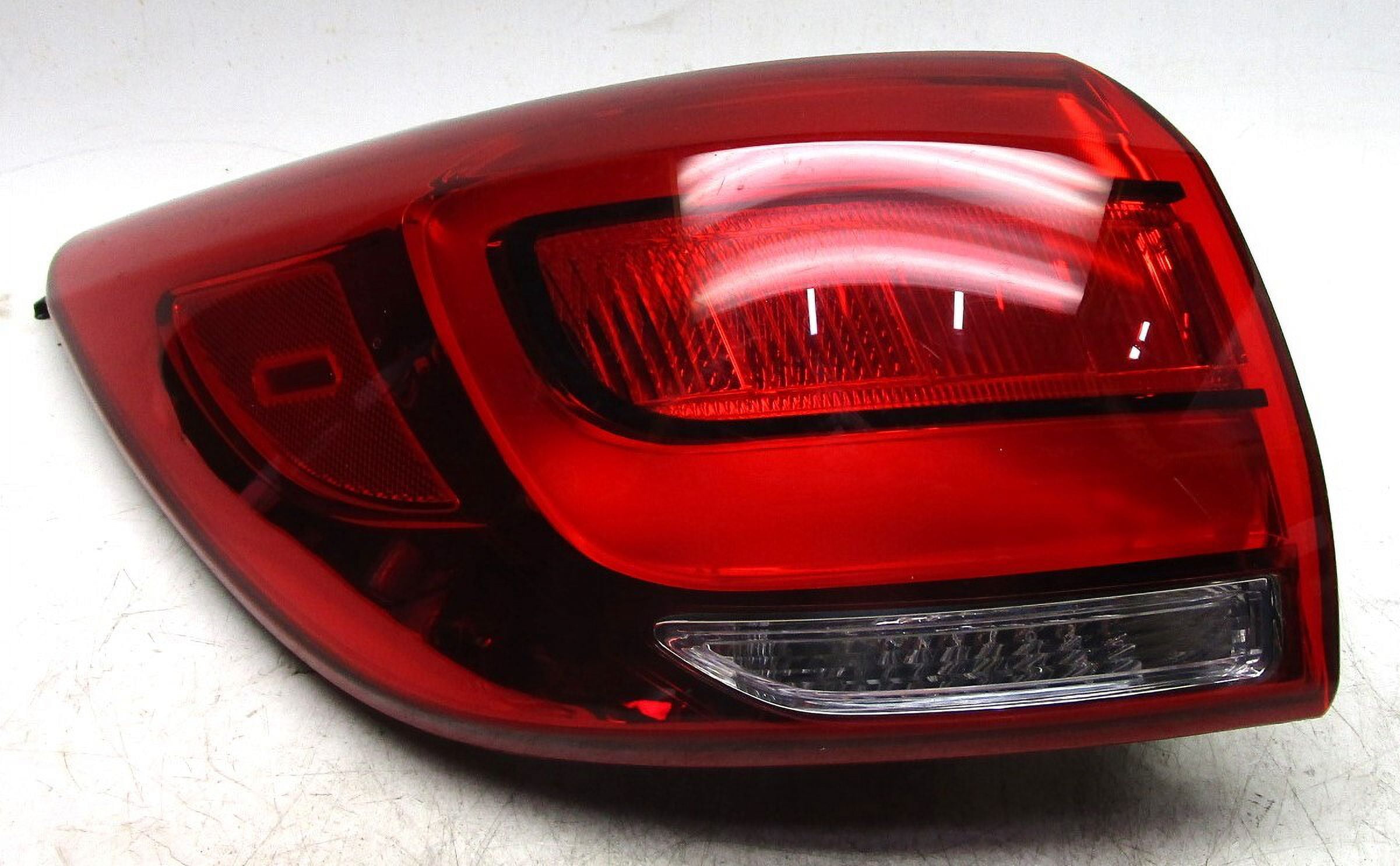 Pre-Owned 14 15 16 Kia Sportage Left Driver Rear Tail Light OEM LKQ (Good)