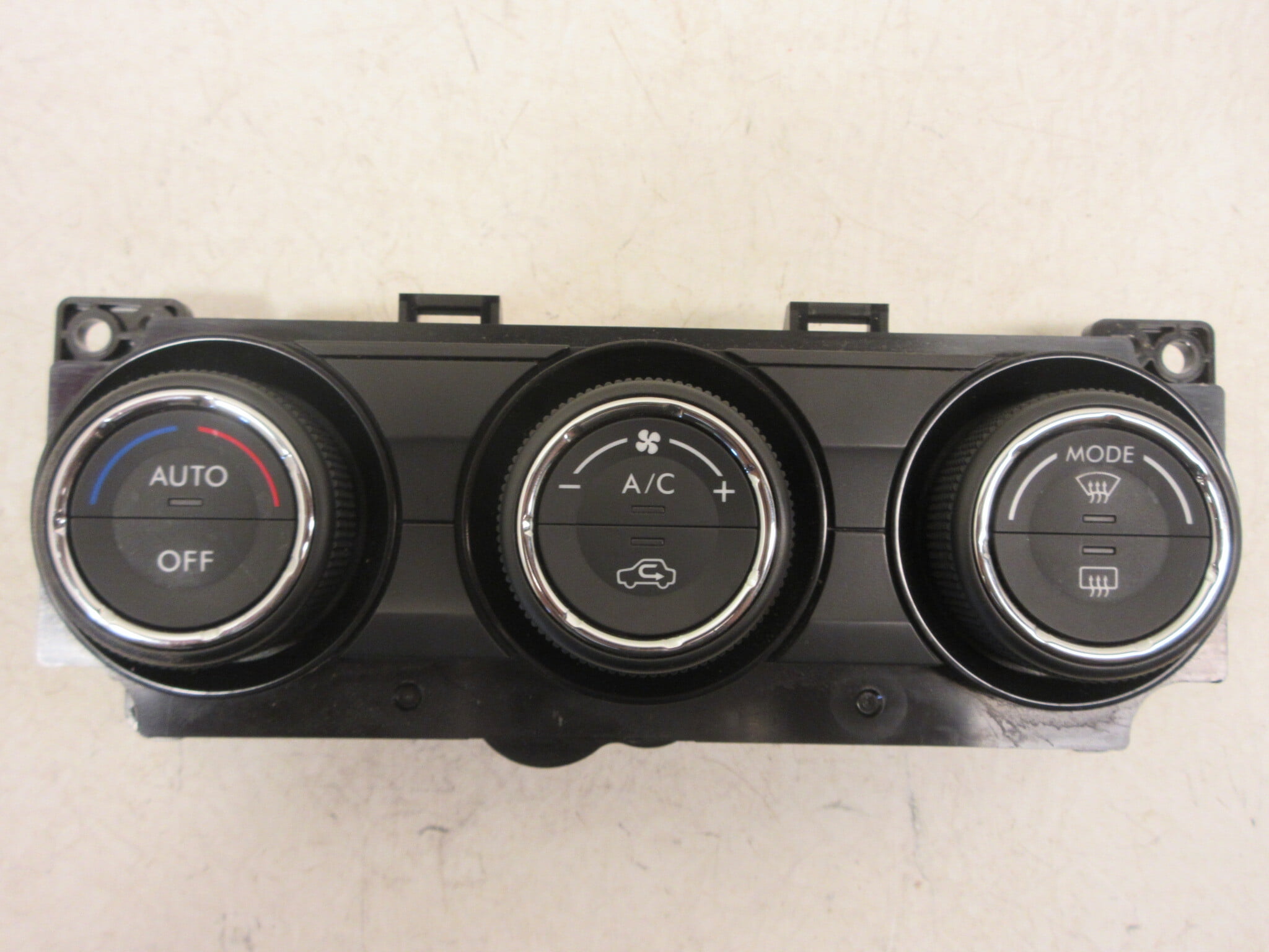 Pre-Owned 14 15 Subaru Forester Auto AC Heater Climate Temperature Control OEM LKQ (Good)