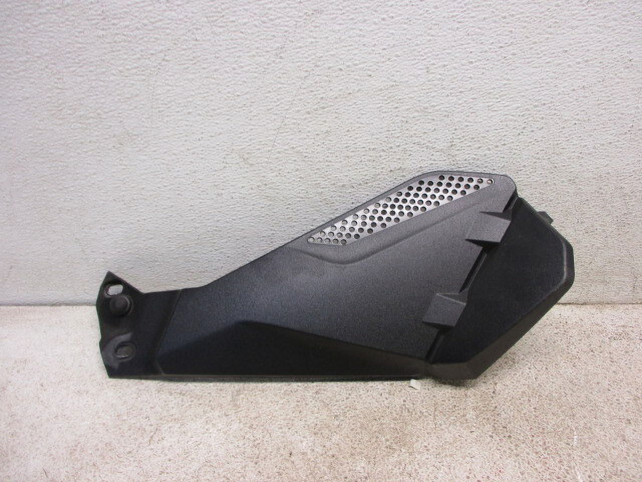 Pre-Owned 14 2014 BMW R1200GS Lower LH Trim Piece OEM LKQ - Verify Specific Vehicle Fitment In Description - (Good)