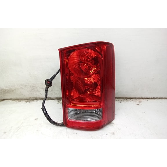 Pre-Owned 14 2014 Honda Pilot Passenger RH Tail Light Lamp OEM (Good)