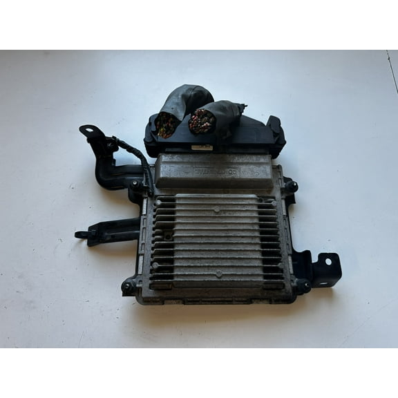 Pre-Owned 14 2014 Hyundai Elantra Engine Control Unit ECU OEM (Good)