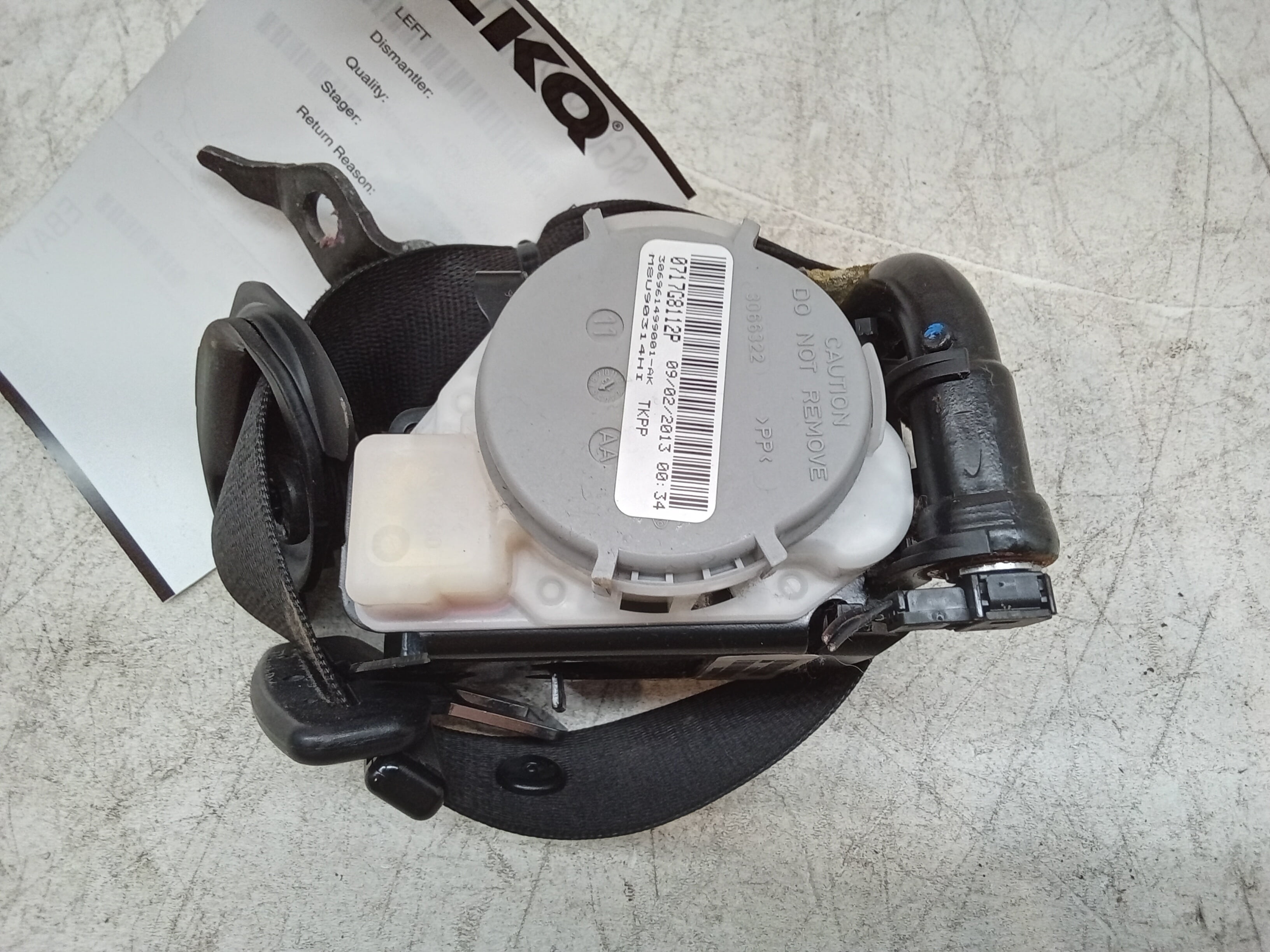 Pre-Owned 14 BMW X3 Front Left Driver Side Seat Belt Retractor OEM (Good)