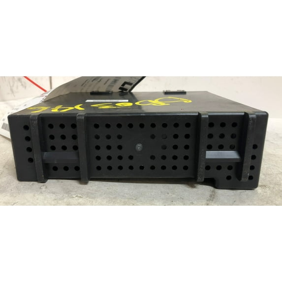 Pre-Owned 14 GMC Sierra 1500 AM FM Radio Receiver OEM LKQ - Verify Specific Vehicle Fitment In Description - (Good)