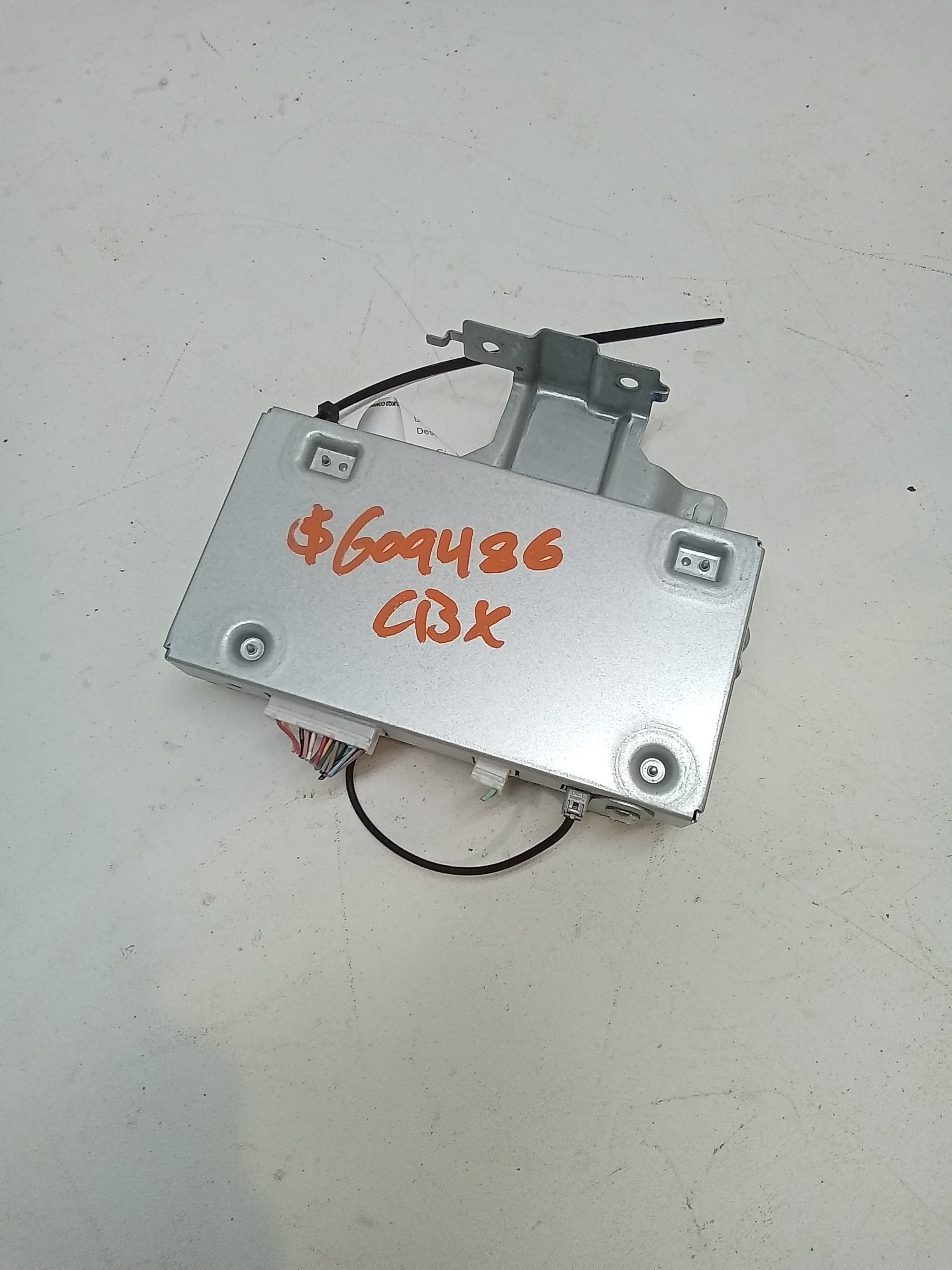 Pre-Owned 14 Nissan Juke Body Control Module OEM (Good)