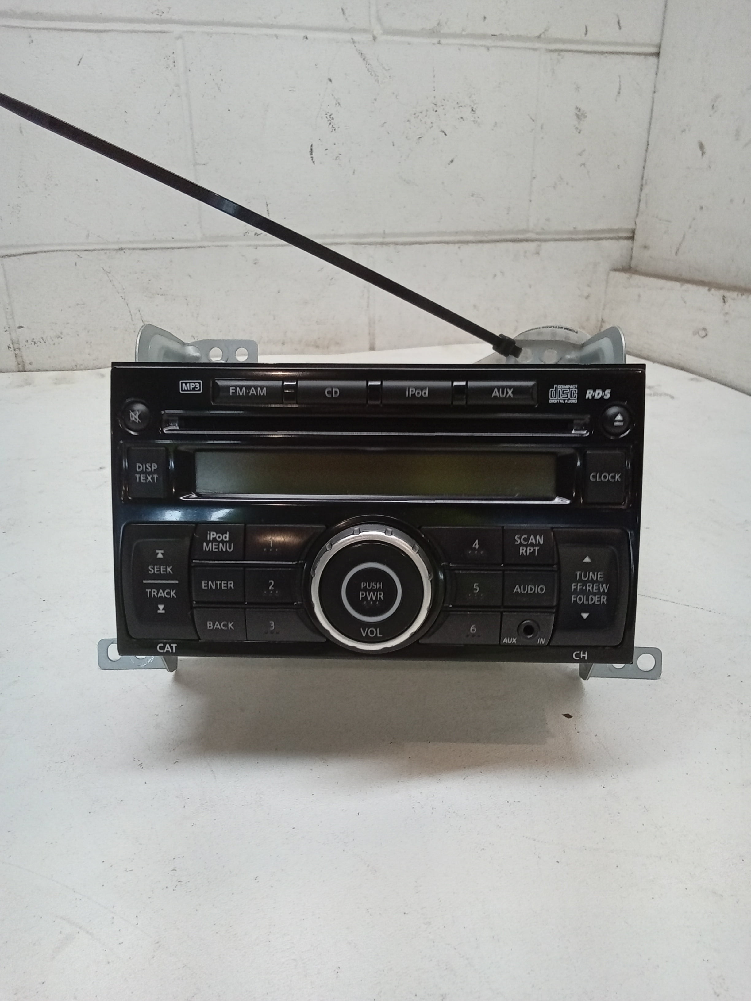 Pre-Owned 14 Nissan Juke RDS CD Player Radio With MP3 OEM - Verify Specific Vehicle Fitment In Description - (Good)