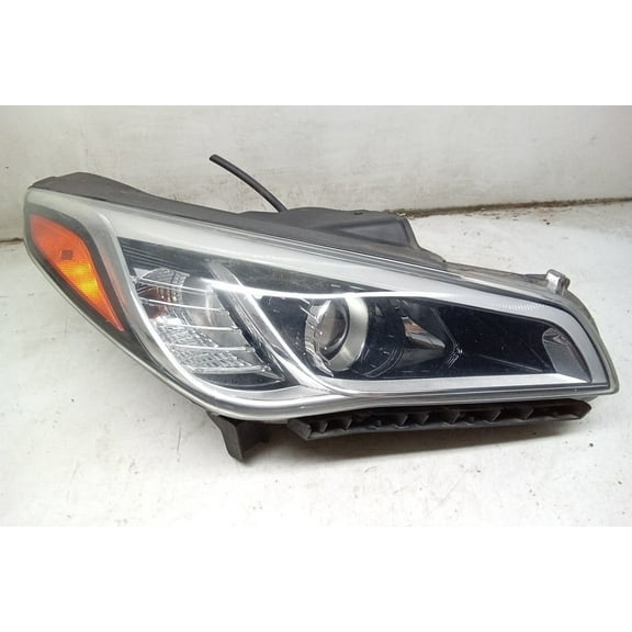 Pre-Owned 15 2015 Hyundai Sonata Passenger RH Head Light Lamp OEM (Good)