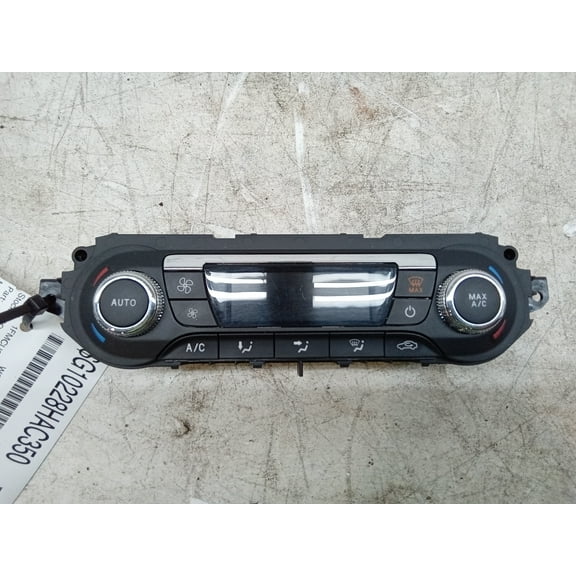 Pre-Owned 15 Ford Escape Temperature Control Unit OEM - Verify Specific Vehicle Fitment In Description - (Good)