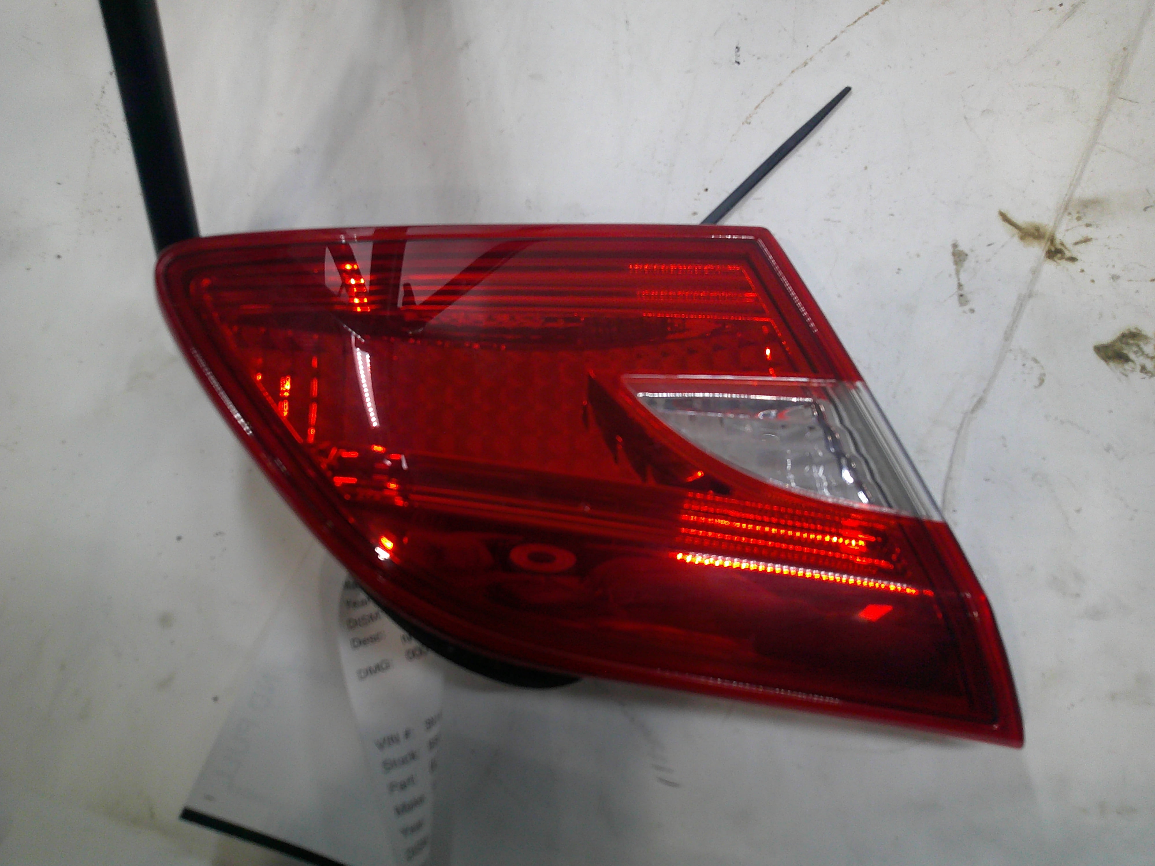Pre-Owned 16 17 18 19 Nissan Sentra LH Driver Decklid Mounted Tail Lamp OEM LKQ (Good)