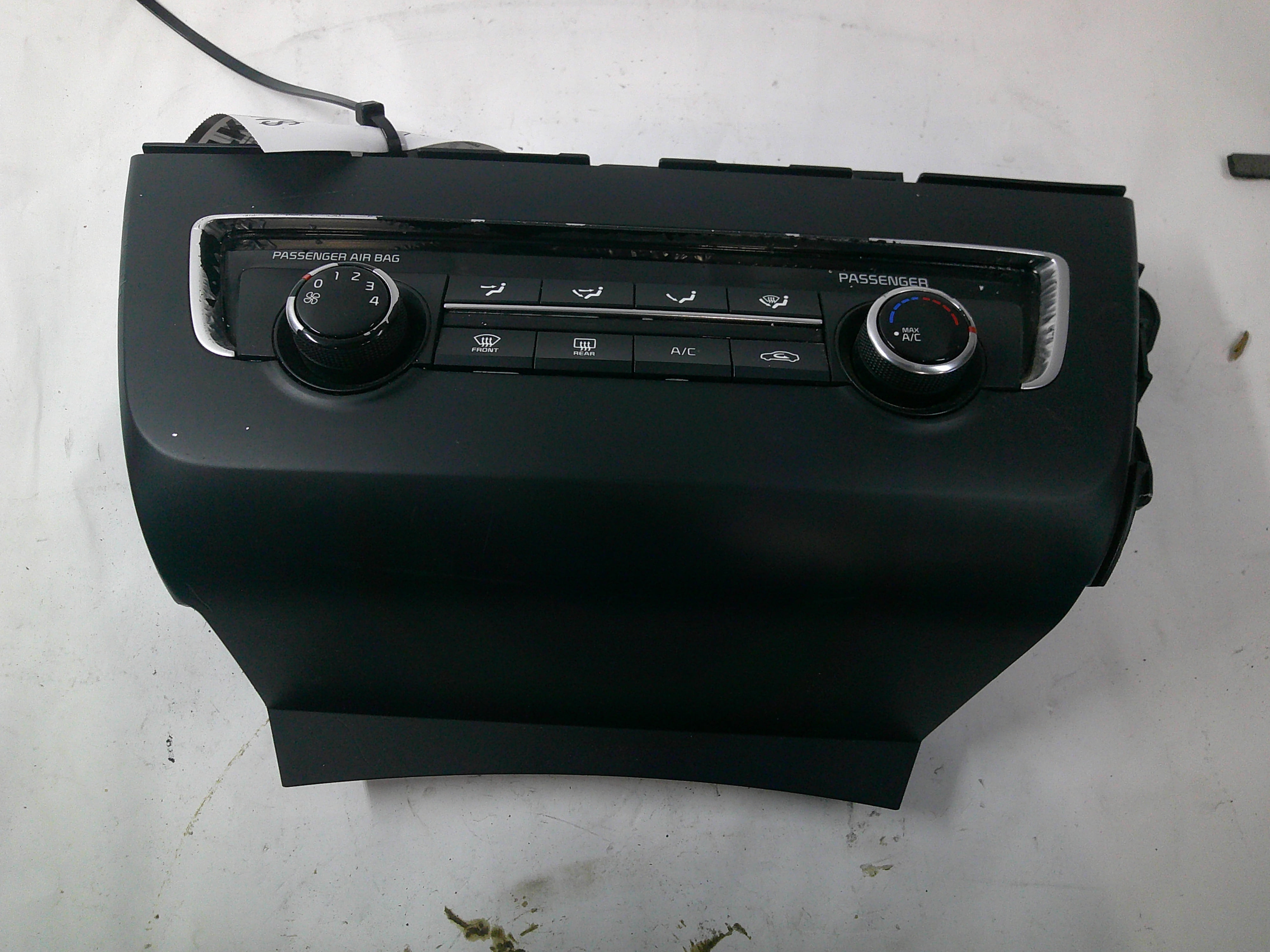 Pre-Owned 16 17 18 Kia Optima Temperature Control Unit OEM LKQ (Good)
