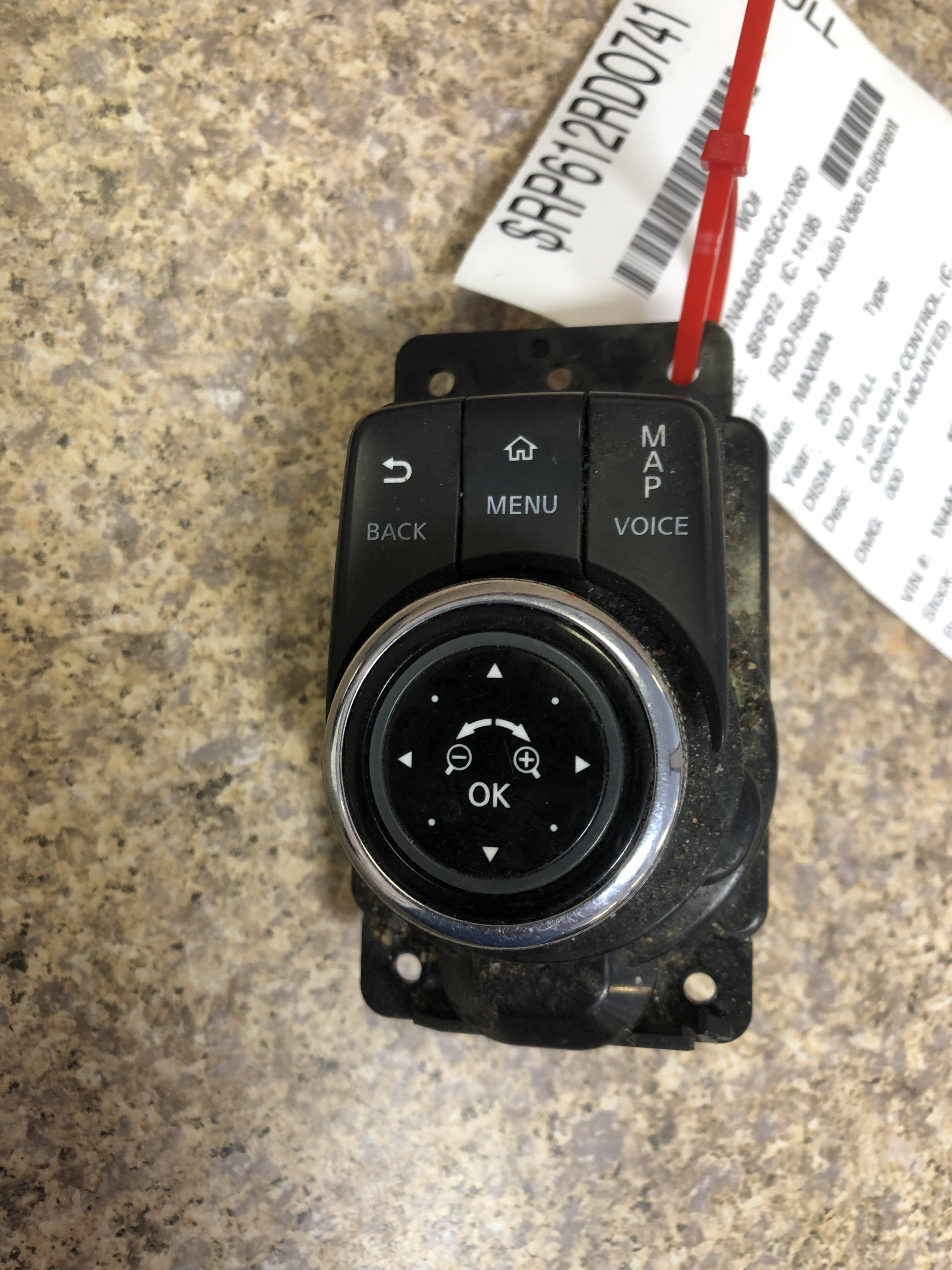 Pre-Owned 16-18 Nissan Maxima AM FM Radio Control Knob Console w/ Navigation OEM LKQ - Verify Specific Vehicle Fitment In Description - (Good)