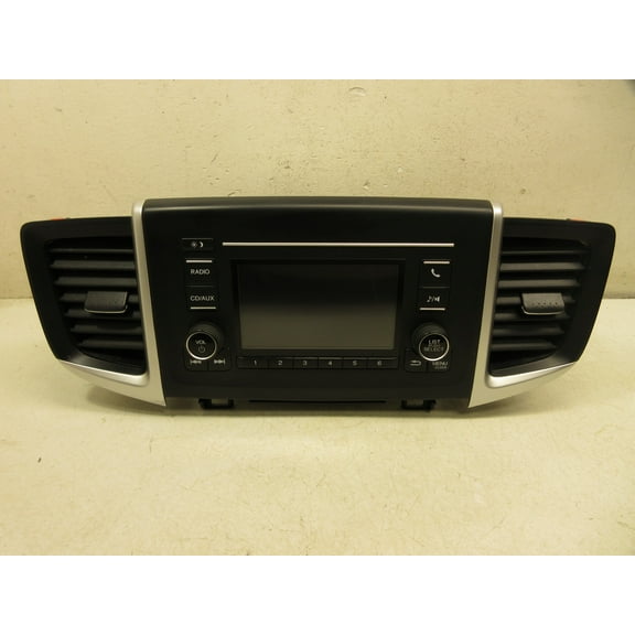 Pre-Owned 16-19 Honda Pilot LX AM FM CD Audio Radio Player Receiver Display Screen OEM LKQ (Good)