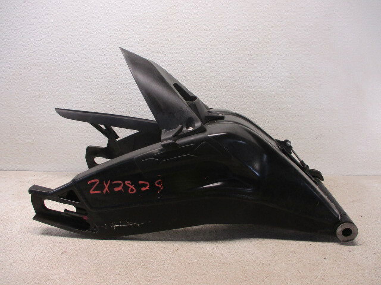 Pre-Owned 16 2016 BMW S1000RR Rear Swingarm Swing Arm 10K Miles OEM LKQ - Verify Specific Vehicle Fitment In Description - (Good)