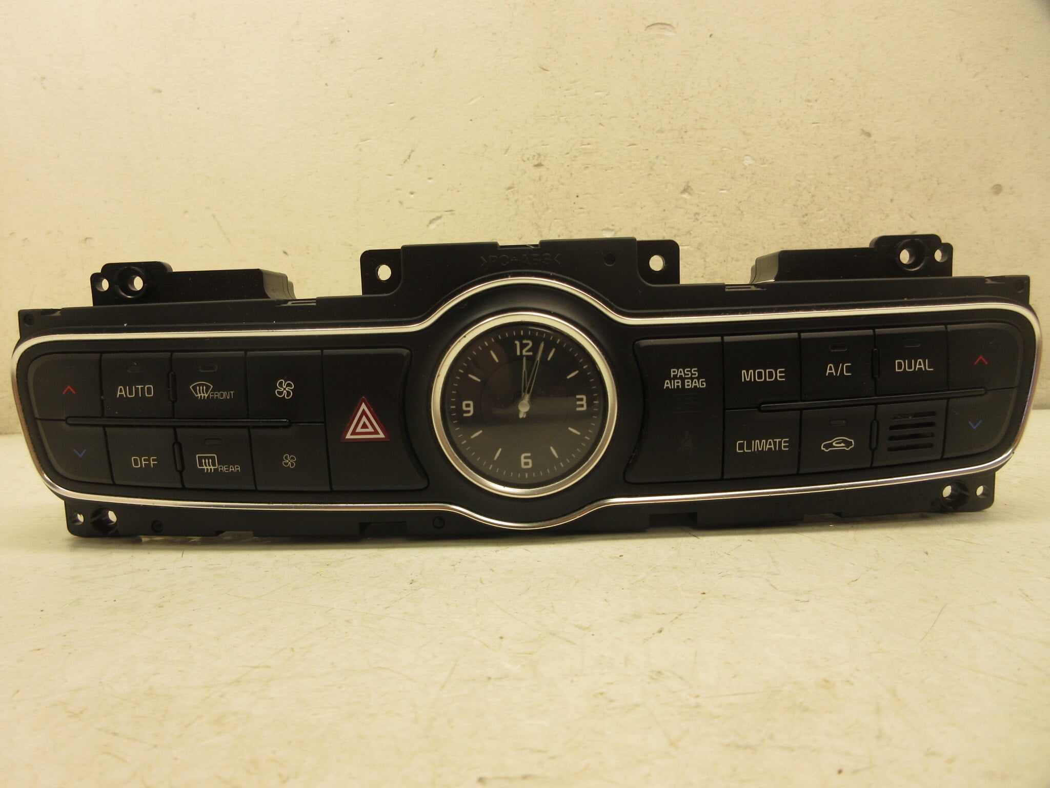 Pre-Owned 16 2016 Kia Cadenza Auto Dual AC Heater Climate Temperature Control OEM LKQ (Good)